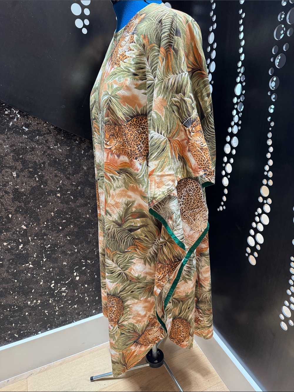 Vintage Leopard & Palm Caftan — Green & Rust - Picture 4 of 9